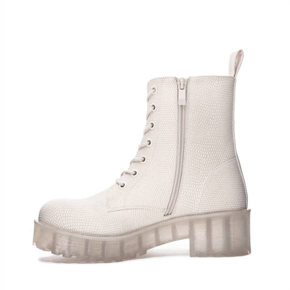 NEW CHINESE LAUNDRY sleek scales in natural - Picture 2 of 4